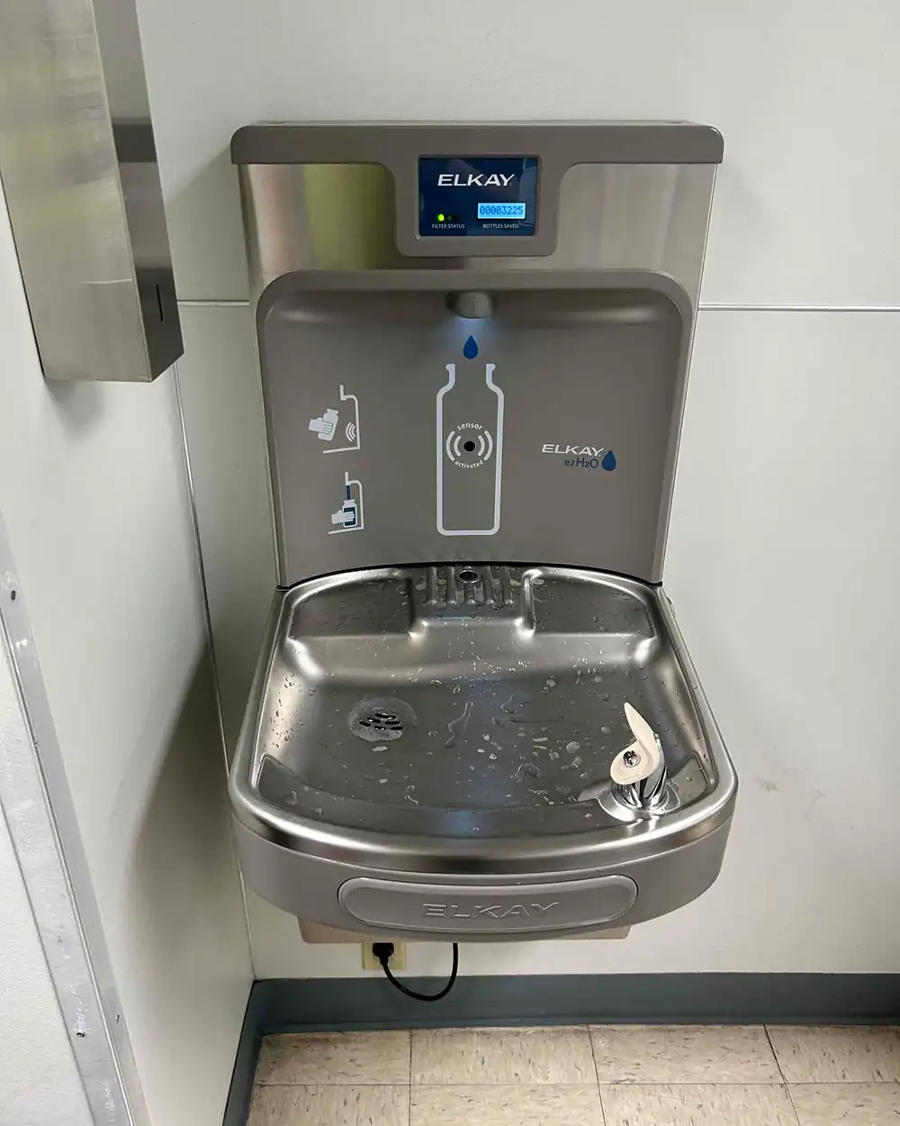 gg install drinking fountain with bolttel filler in school